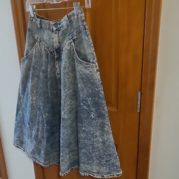 Kayo Dresses & Skirts - Denim Midi Skirt in Faded Blue - Classic A-Line Style Sz 7/8